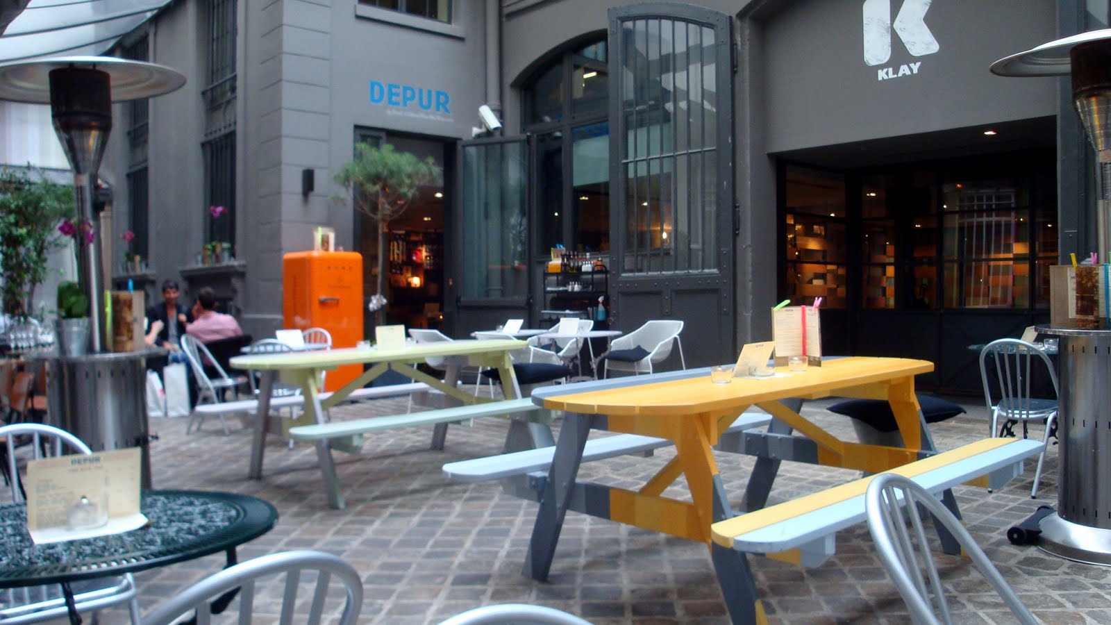 Drole d endroit pour une rencontre restaurant paris